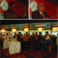 Bpk Suripto (kanan), Prof. Gunawan Joyodiningrat (kiri), para nara sumber, dan tamu undangan acara IHCAVO