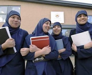 Ilustrasi - Mahasiswa muslimah di Inggris (inet)