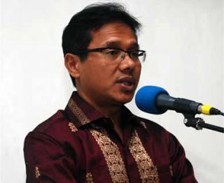 Gubernur Sumatera Barat, Irwan Prayitno. (inet)