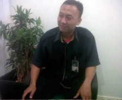 Agus Chaerudin (35), Office boy Bank Syariah Mandiri (BSM). (detikcom)