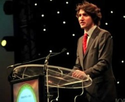 Politisi Kanada, Justin Trudeau meminta masyarakat Kanada lebih menghargai umat Islam. (onislam.net)