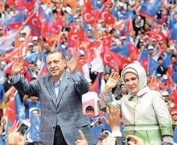 Perdana Menteri Turki Recep Tayyep Erdogan dan istri. (inet)