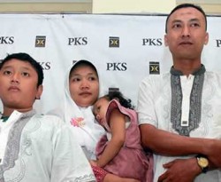 Agus Choeruddin dan keluarga (ari saputra/detikcom)