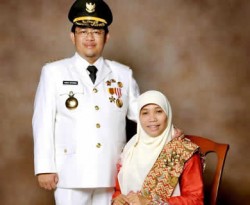Gubernur Jawa Barat Ahmad Heryawan dan istri Netty Prasetiyani. (inet)