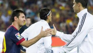 Bintang Barca, Lionel Messi (kiri) dengan bintang Madrid, Cristiano Ronaldo. (MARCA/Vivabola)