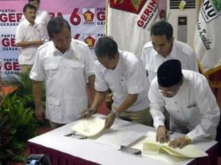 PKNU resmi bergaung ke Partai Gerakan Indonesia Raya (Gerindra) untuk menghadapi Pemilu 2014, Ahad, 17 Februari 2013. (yahoo.com)
