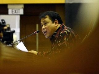 DPR memilih Arief Hidayat sebagai Hakim Konstitusi di Mahkamah Konstitusi menggantikan Mahfud MD yang masa jabatannya berakhir pada 1 April 2013. (Republika/Tahta Aidilla)