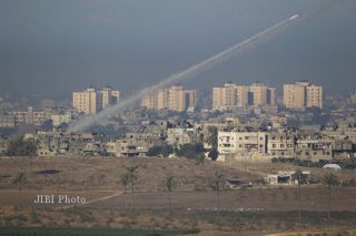 Roket yang di tembakkan Hamas (inet)