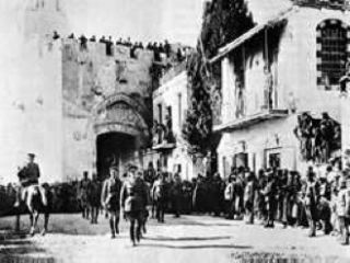 Jenderal Allenby memasuki kota Al-Quds, 1917. (Doc. palestine-primer.com)