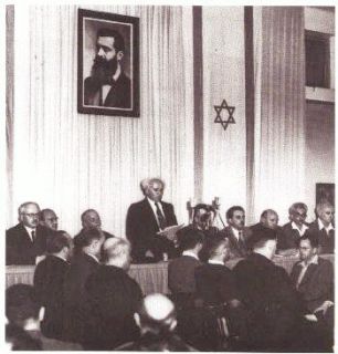 David Ben Gurion secara sepihak memproklamirkan berdirinya “Negara Zionis Israel”, 14 Mei 1948. (Doc. desertpeace)