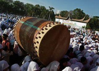 Ribuan Pelajar Kota Padang Kumpul Pada Pencanangan Pesantren Ramadhan (inet)