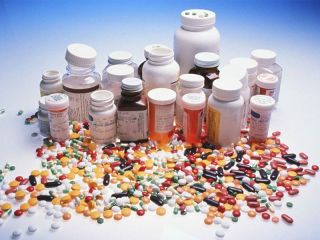 Sebagian besar bahan baku obat-obatan adalah barang impor (inet)