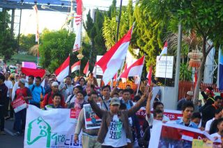 Aksi Damai Peduli Rakyat Mesir di Bali (18/8/13) (foto: Fatkur)