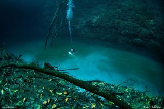 Ilustrasi - Penemuan air tawar di bawah air laut yang asin. (tecdive.ru / Anatoly Beloshchin)