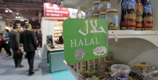 Toko yang menjual produk halal (inet)