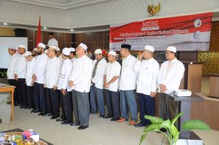  Pelantikan pengurus MIUMI Aceh periode 2013-2015 di Aula Mahkamah Syar’iah Aceh, pada hari Sabtu, tanggal 31 Agustus 2013 di Banda Aceh