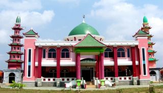 Masjid Al-Islam Cheng Ho, Sriwijaya, di jalan Jakabaring, Palembang. (Foto: TEMPO/ Arif Ardiansyah)