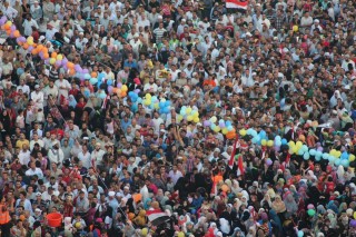 Para demonstran saat merayakan Hari Raya Idul Fitri Agustus yang lalu (inet)
