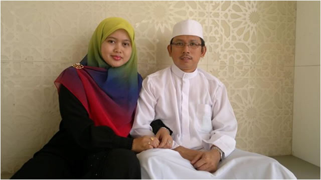 Dr. Fithriah Wardi bersama sang Suami Prof. Dr. Kamaluddin Nurdin. (Irhamni Rofiun)
