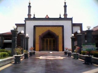 Masjid Raya At Taqwa Cirebon. (wikipedia)