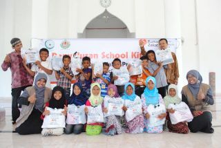 Penyaluran School Kit di Lhoong Kab. Aceh Besar