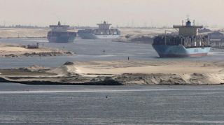 Terusan Suez, jalur sempit terpenting di dunia (inet)