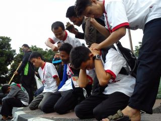 Freeze mob aksi Suriah di Air Mancur-Bogor oleh FSLDK Indonesia
