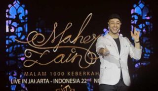 Maher Zain dalam Konser Amal 1000 Keberkahan di  Tenis Indoor Senayan. jum'at, 22/11 (foto:viva.co)