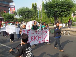 Aksi dari PII Jateng dalam rangka Hari Aids se Dunia di Area Car Free Day (CFD) Kawasan Simpanglima Semarang Minggu (1/12). (Foto: PII Jateng)