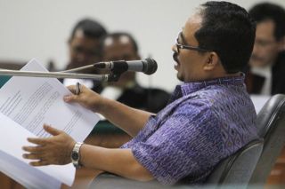 Lutfi Hasan Ishaq saat membacakan Pledoi Pribadi di Pengadilan Tipikor, Jakarta , Rabu (4/12/13). Foto : Dwi Pambudo/Rakyat Merdeka