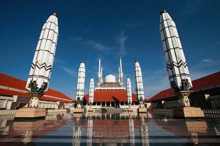 Ilustrasi - Masjid Agung Jawa Tengah. (travel.nationalgeographic.com / Aditya Aji Nugraha)