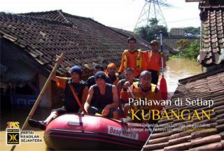 Kader PKS dalam Tanggap Banjir (Foto: jakarta.kompasiana.com)