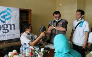 Menteri Sosial Salim Segaf Al Jufri mengunjungi Posko Kesehatan PGN - RZ, Kediri, Ahad (16/2) - Foto: RZ