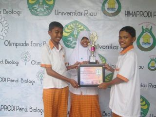 Tim SMP Juara Peraih Juara Olimpiade Sains Tingkat Riau. (Foto: rz)