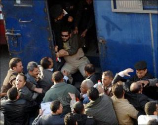 Aksi penangkapan di Mesir (alakhbarnow.net)