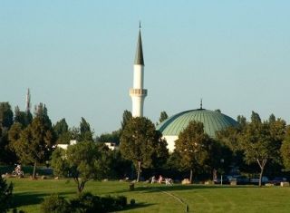 Sebuah masjid di Austria (main.islammessage.com)