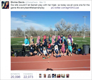 Divine Davis mengungguh foto tim nya yang mengenakan jilbab sebagai aksi solidaritas bagi Samah Aidah - Foto: twitter
