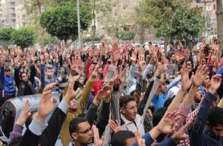 Demonstrasi tiba-tiba mahasiswa Al-Azhar di dekat Medan Rabiah Al-Adawiyah (rassd)