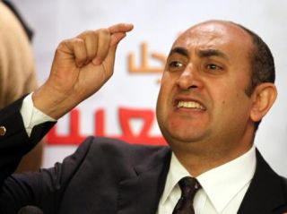 Khalid Ali mantan Capres yang menolak pencalonan Jenderal Al-Sissy dalam Pilpres Mesir mendatang (aljazeera)