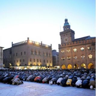 Salah satu masjid di Italia (muslimvillage.com)