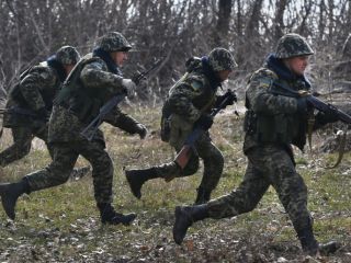 Di antara latihan pasukan Ukraina (ukrainapress)