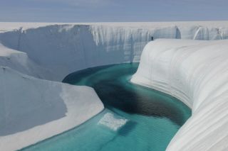 Ice Canyon in Greenland - Whenonearth
