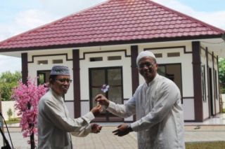 Peresmian masjid ke 95 PKPU di di Perumahan Villa Dago Blok F kelurahan Benda Baru, Pamulang, Tangerang Selatan, Banten, Ahad (13/4/2014). - (Foto:PKPU)