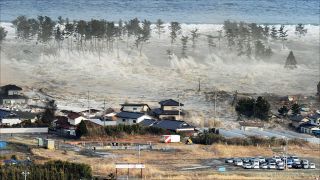 Tsunami (ilustrasi) - bbc.co.uk