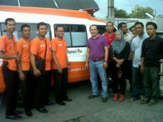 Peresmian Ambulan Gratis dilakukan di halaman gedung Graha Pena, Jl. Sisingamangaraja Medan, Senin (19/5) - (sari/rz)