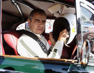 Rowan Atkinson yang terkenal dalam peran Mr. Bean.  (carcabin.com)