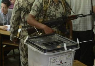 Pengamanan militer pada referendum konstitusi kudeta (arsip/islammemo.cc)