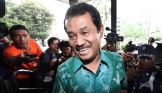 Bupati Bogor Rachmat Yasin yang ditangkap KPK di Bogor, Rabu (7/5) - (Foto: antara.com)