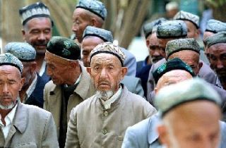 Warga Turki Uighur di Turkistan (almoslim.net)
