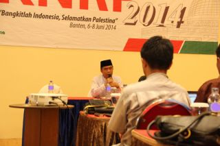 Ketua Harian KNRP Pusat Caca Cahayaningrat saat memberikan sambutan pada acara pembukaan Rakernas KNRP 2014, di Auditorium Hotel Narita, Tangerang Banten, Jum'at (6/6). (KNRPmedia)